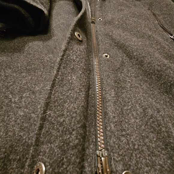 Lands End Women Insulated Coat with Removeable Hood - Picture 5 of 7